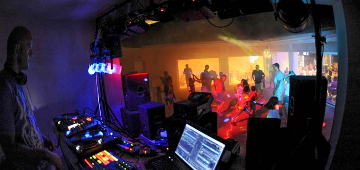 cabaret all'aperto al Camping Corse