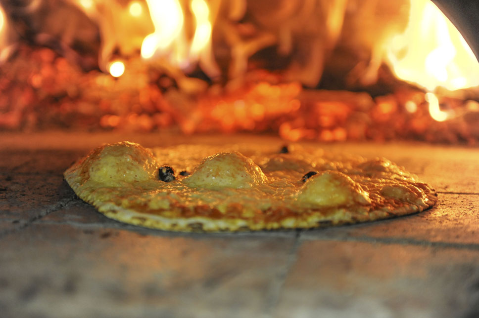 pizza da accampamento in campeggio in Corsica