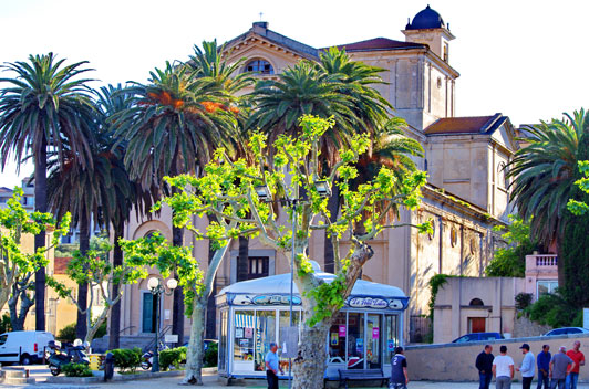 tourisme-île rousse près camping Corse